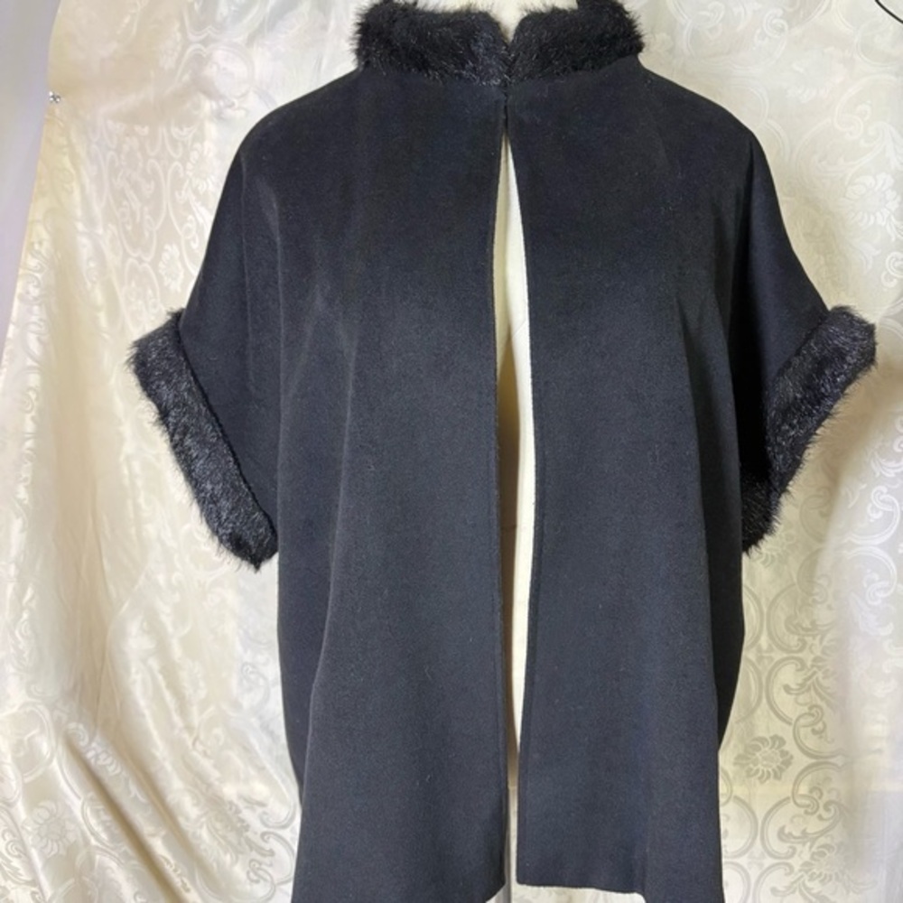 Halogen Black Fur-Trimmed Women's Poncho